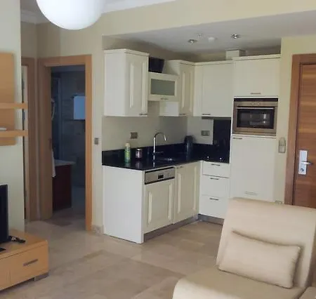 Aparthotel Gold City Private *
